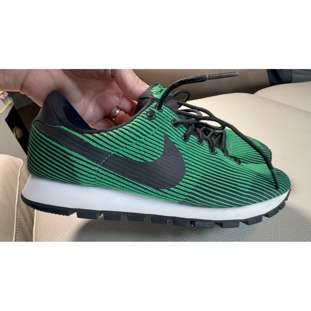 Nike women air